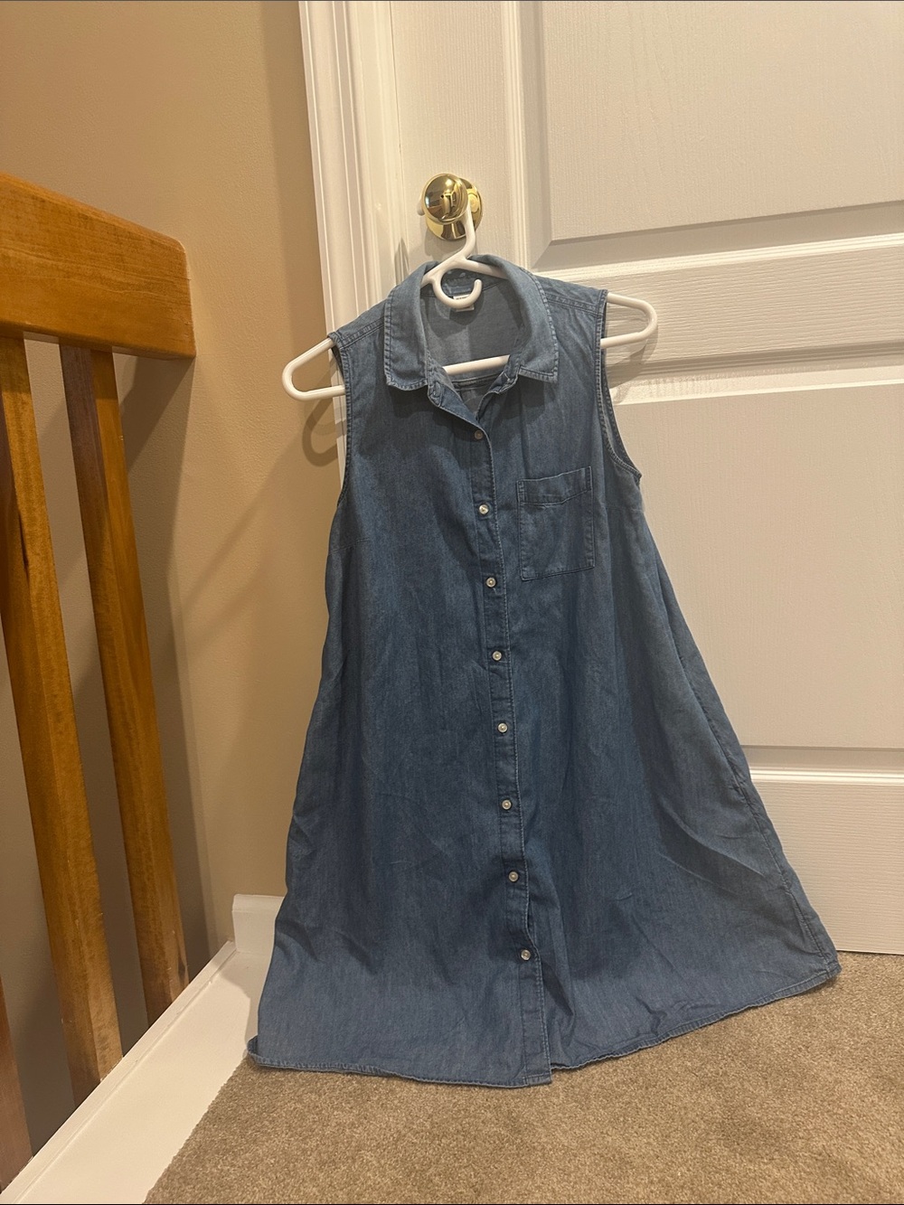 Old Navy Sleeveless Denim Shirt Dress in Blue - Picture 2 of 6